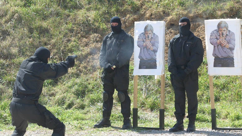 Παραλίγο τραγωδία σε σκοπευτήριο στο Μαρούσι – Δύο αστυνομικοί τραυματίες